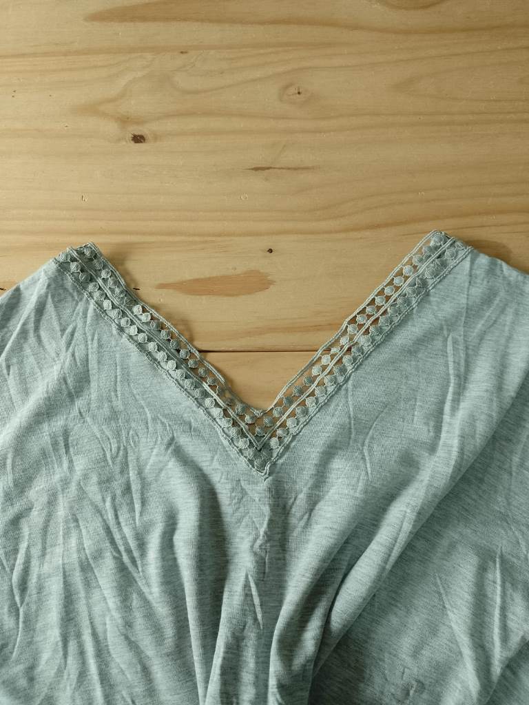 Remera Dama M/C con boton en espalda IMPORT T.s/m y T.l/xl