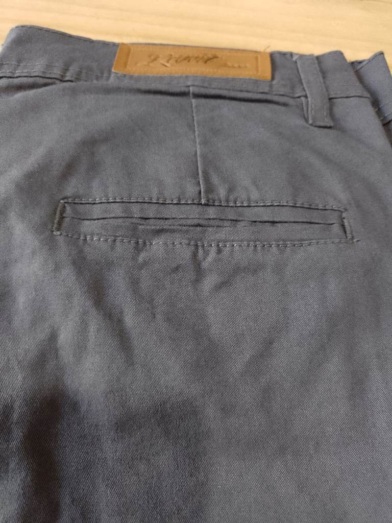 Bermuda Hombre Gabardina T38 a T48